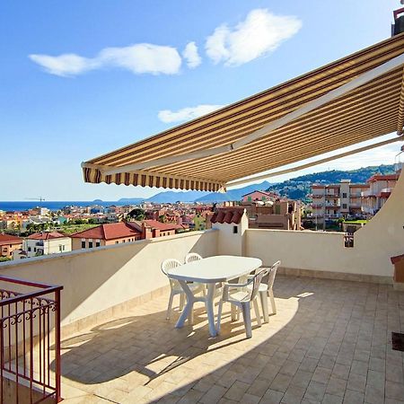 Апартаменты Bella Vista - By Ligooria Пьетра-Лигуре Экстерьер фото